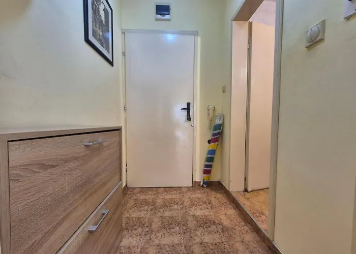 2 - Center Of דירה *