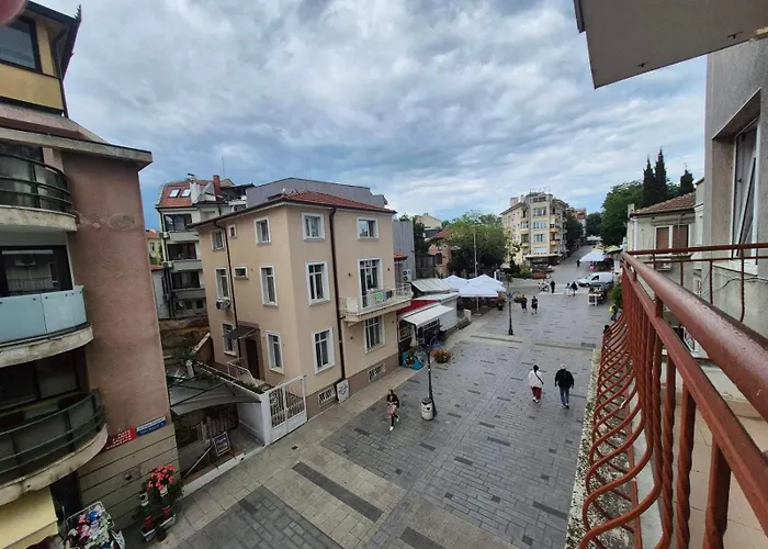 2 - Center Of דירה